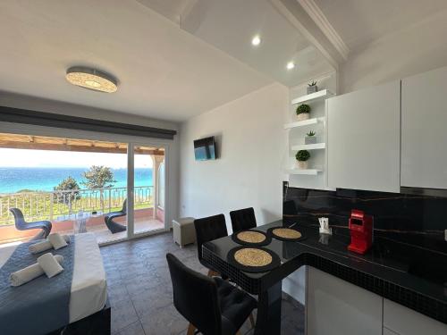 Nikos Apartments
