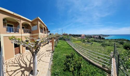 Nikos Apartments
