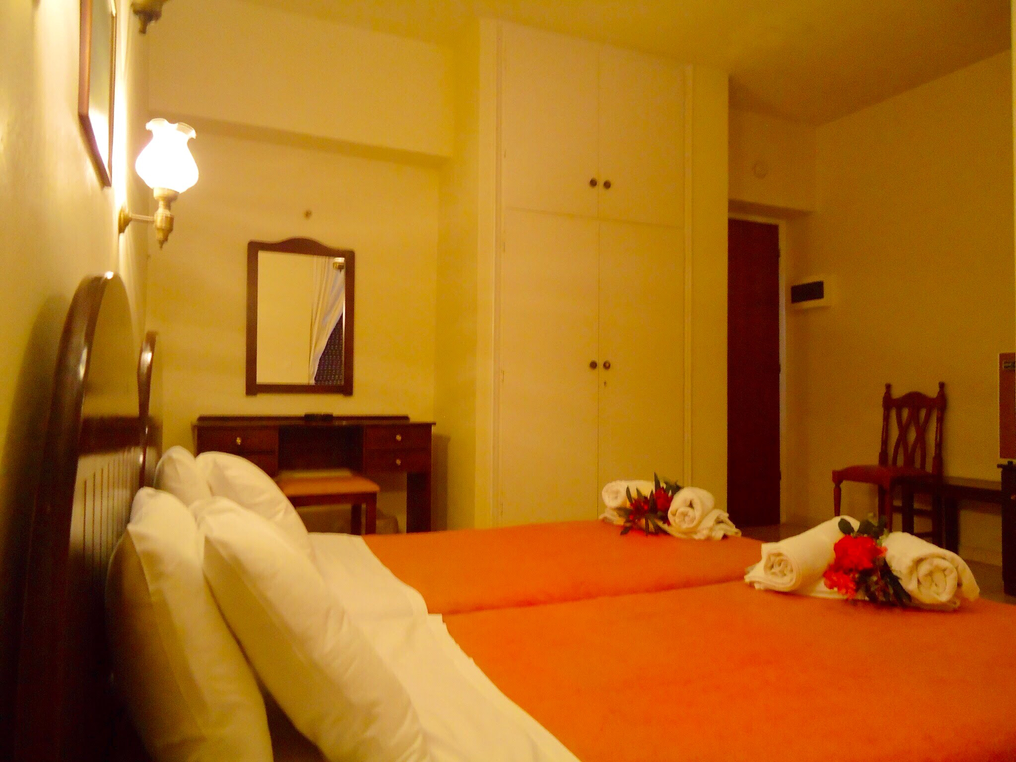 Bruskos Hotel & Suites