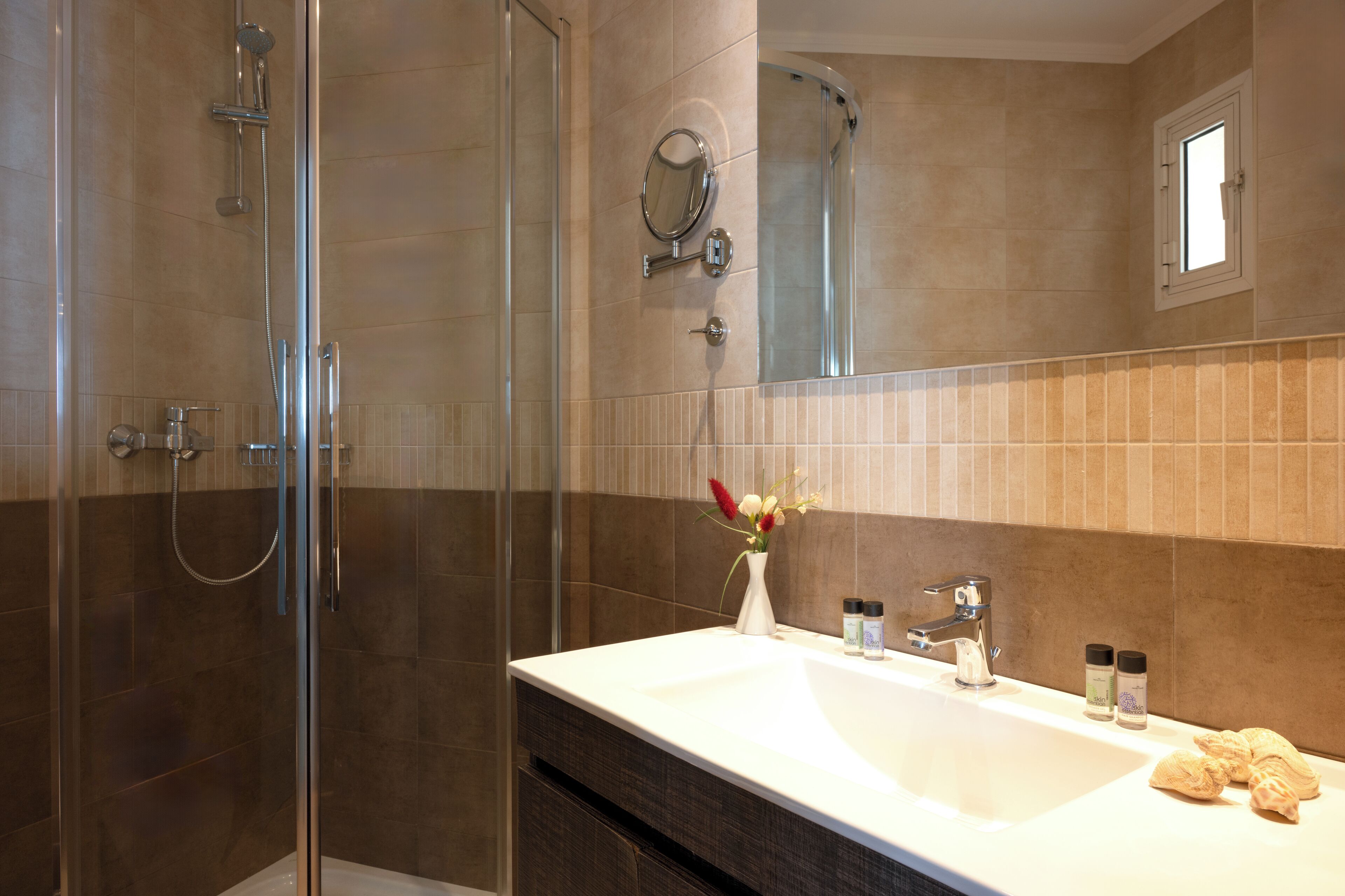 Canvas by Mitsis Belvedere