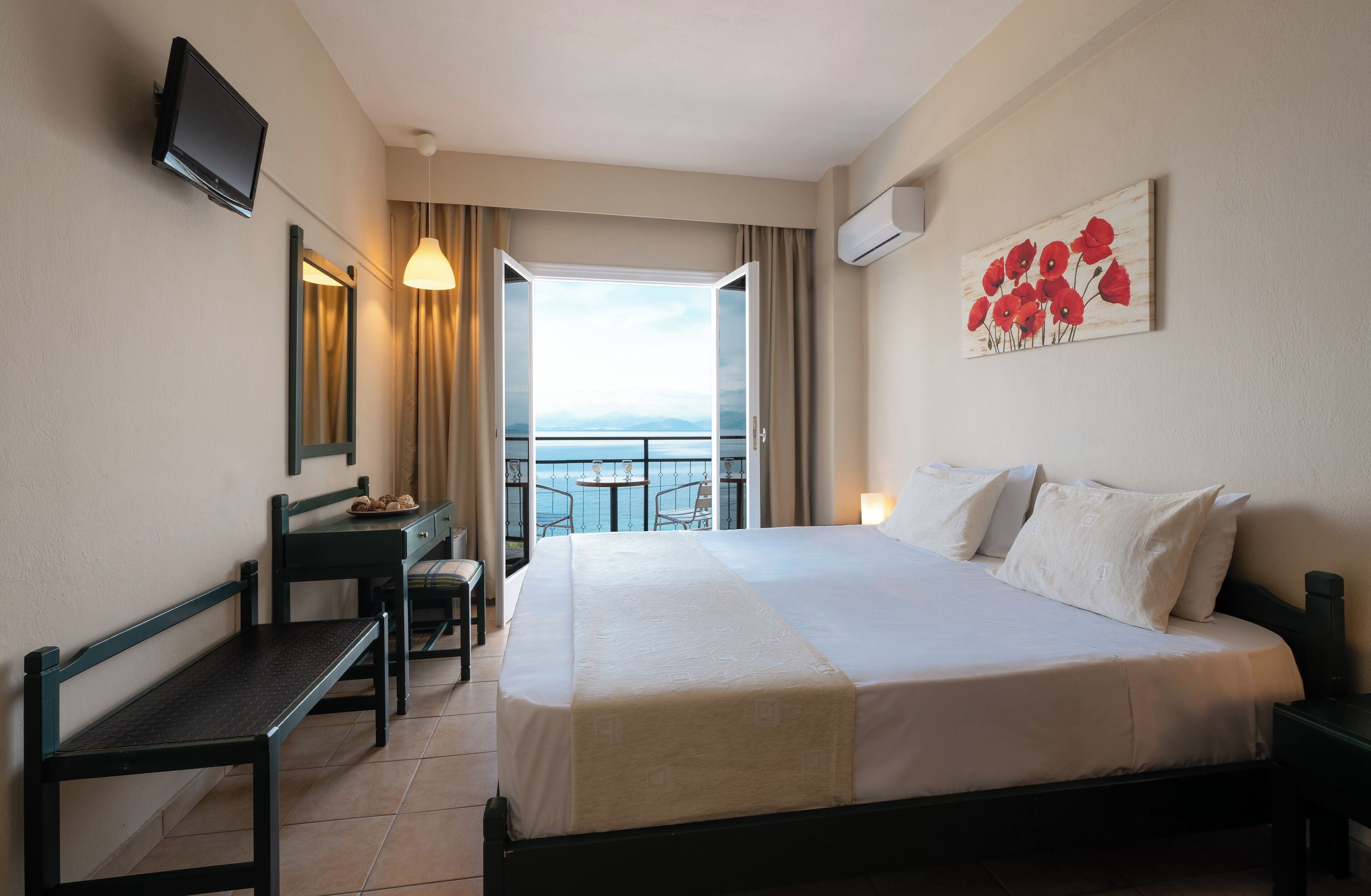 Canvas by Mitsis Belvedere