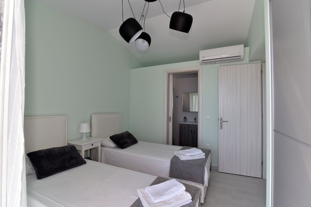 Corfu Sea View Villa - Leo