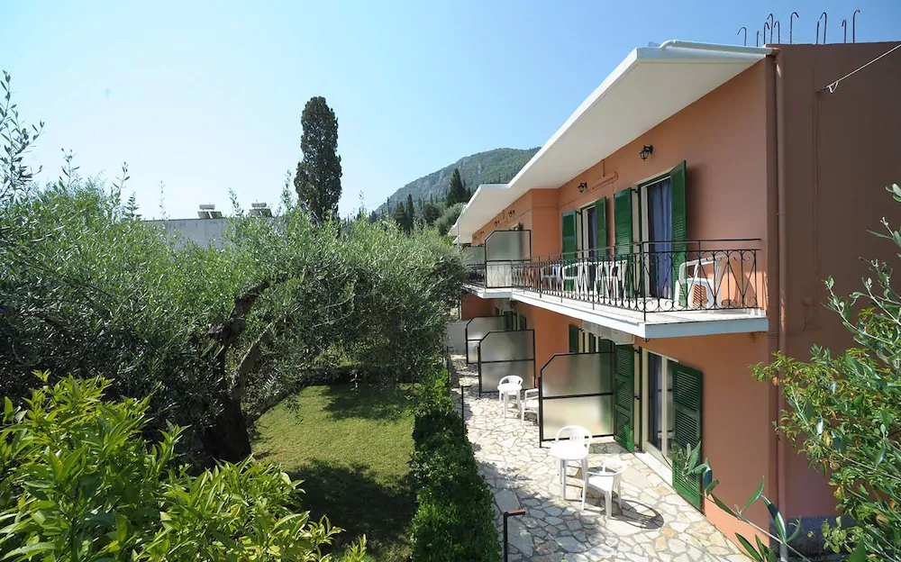 Passas Mare Apartments & Studios