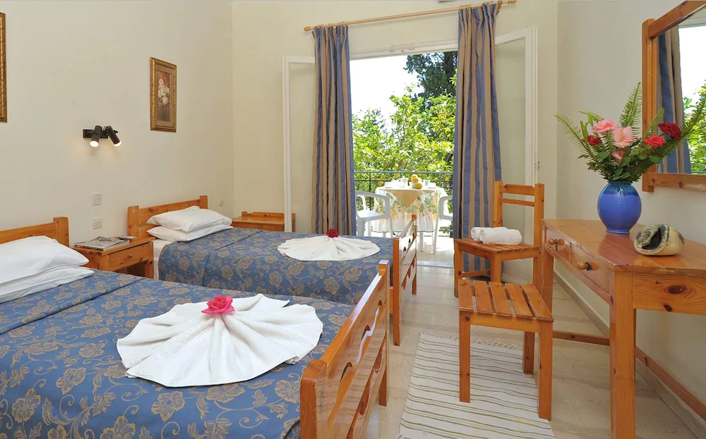 Passas Mare Apartments & Studios