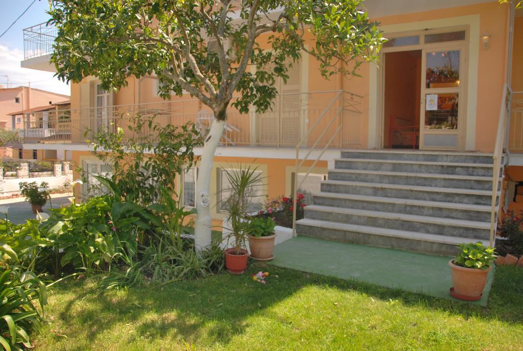 Bella Vista Hotel & Studios
