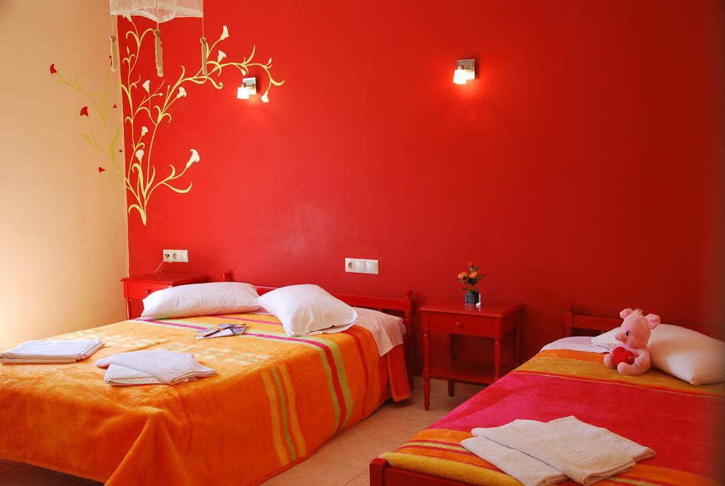 Bella Vista Hotel & Studios