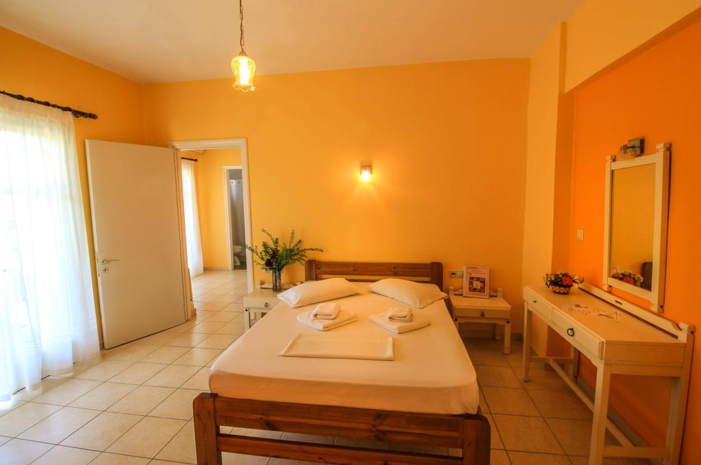 Bella Vista Hotel & Studios