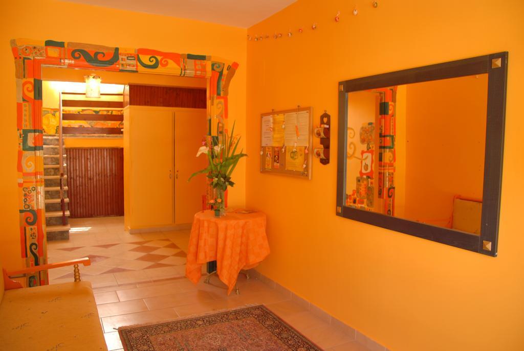 Bella Vista Hotel & Studios