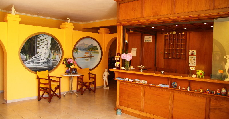 Bella Vista Hotel & Studios