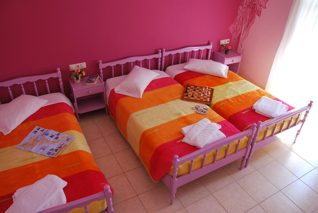 Bella Vista Hotel & Studios
