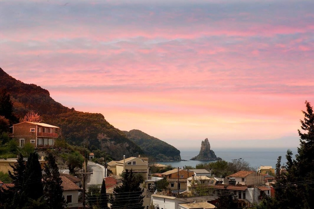 Kadith Apartments by CorfuEscapes