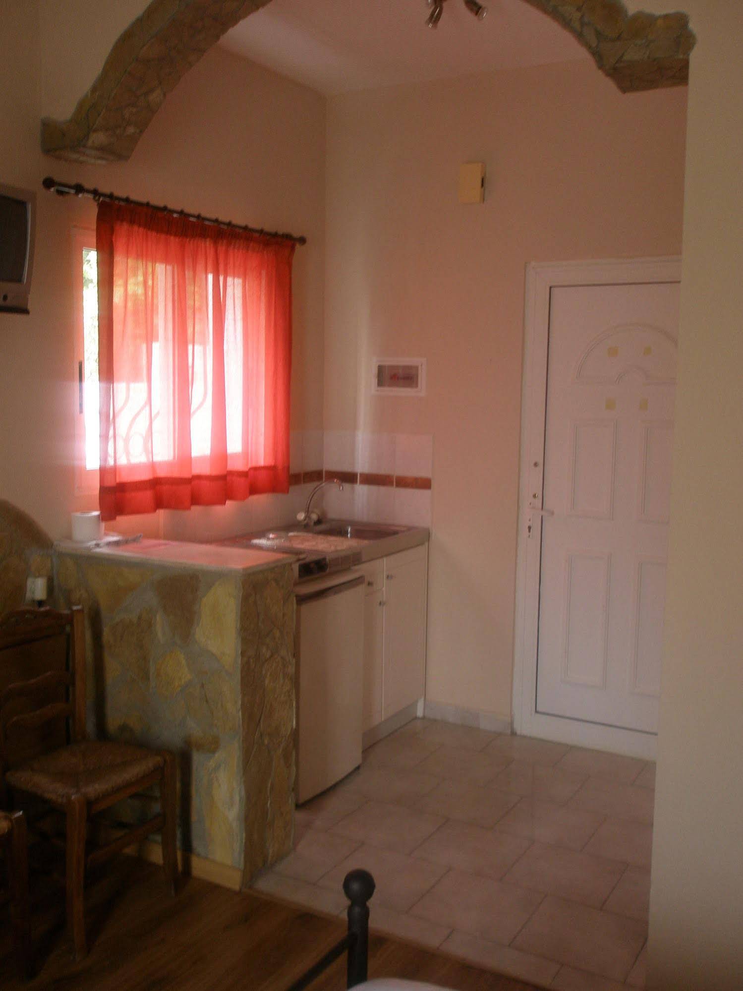 Oceanis Rooms Apartments