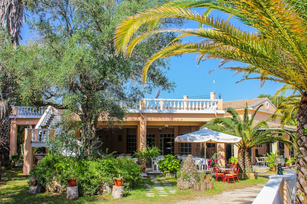 Karda Beach Camping & Bungalows by Happy Camp
