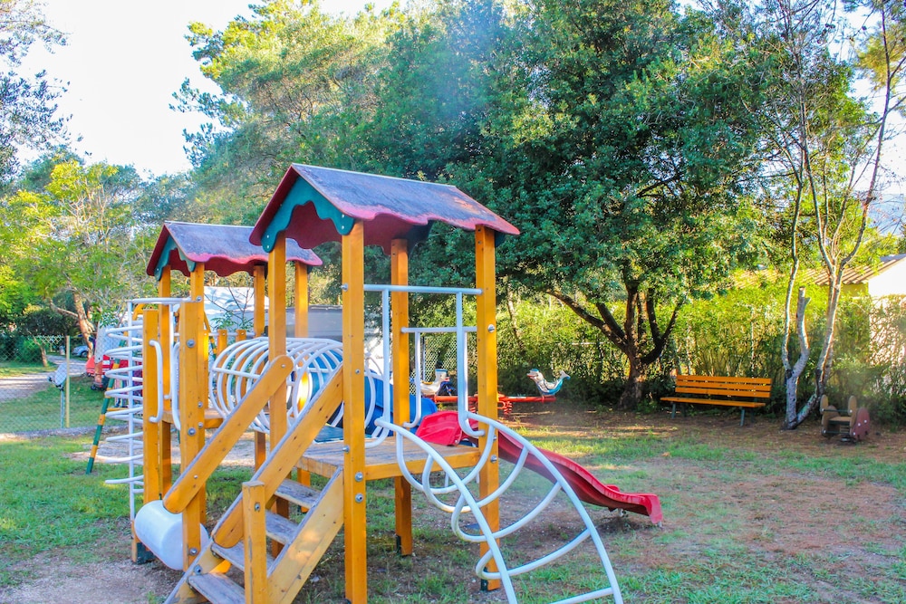 Karda Beach Camping & Bungalows by Happy Camp