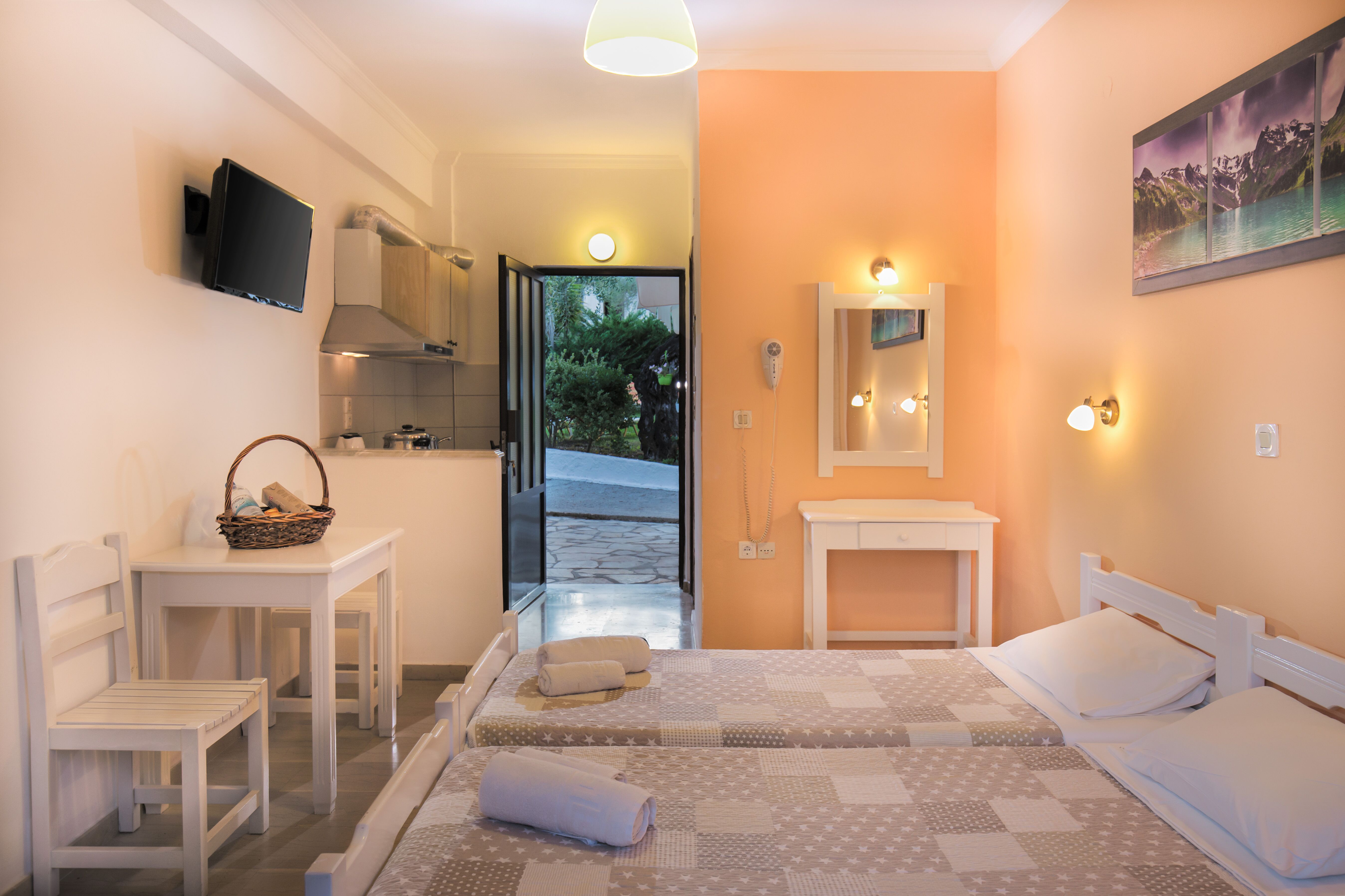 Marilena Apartments & Studios