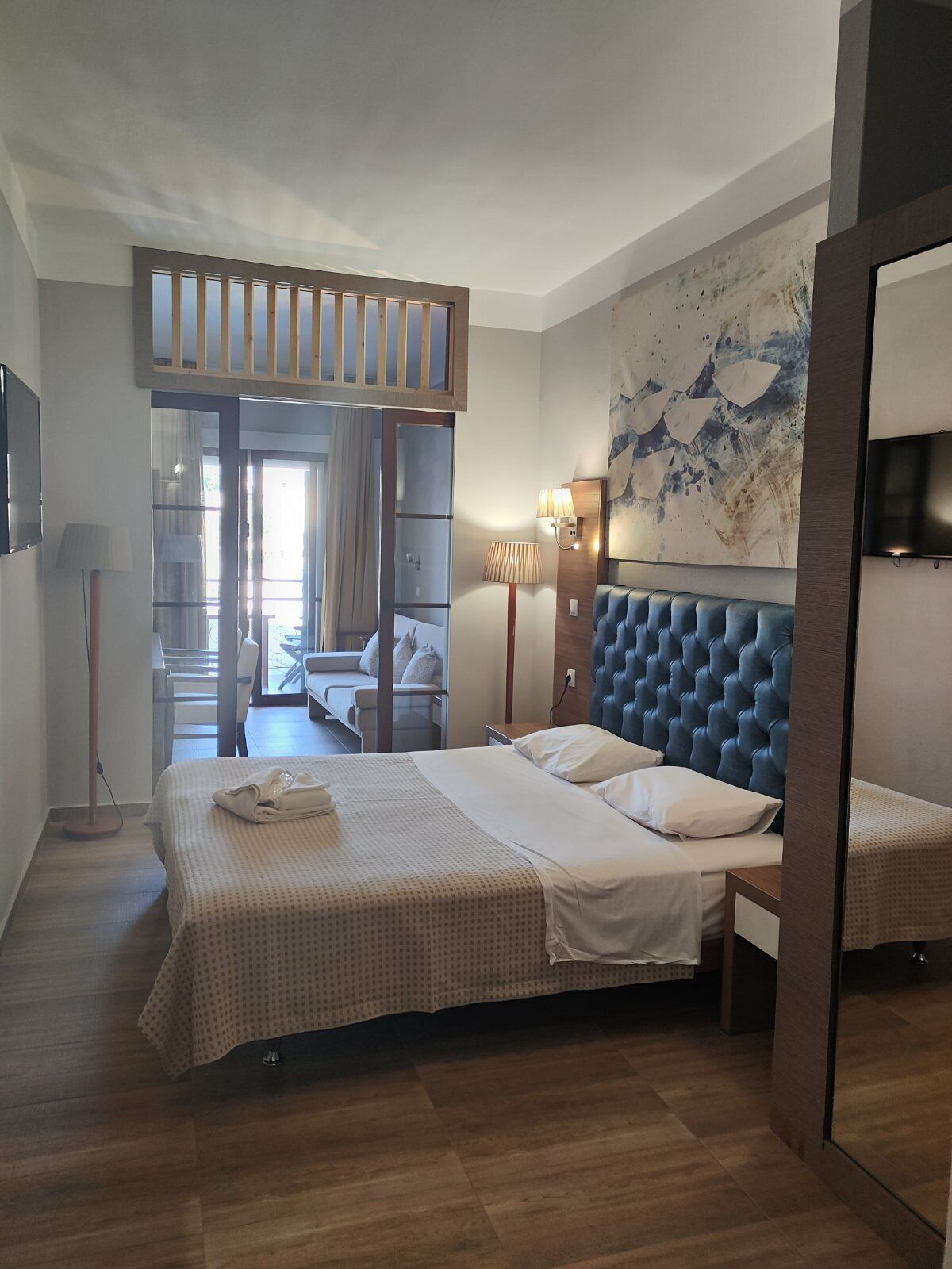 Opera Blue Hotel