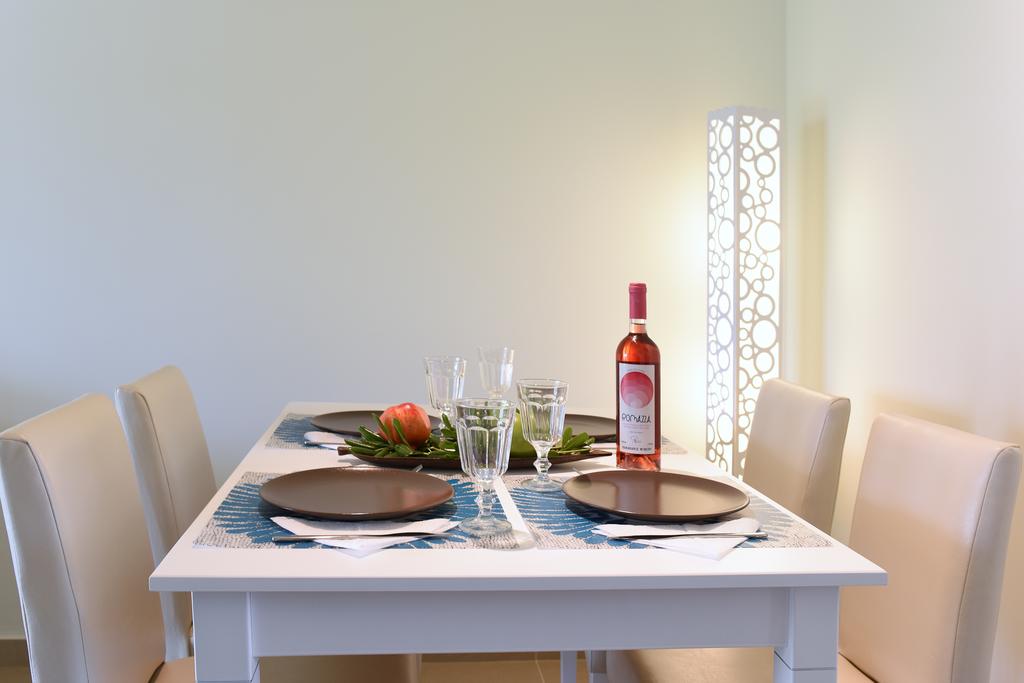 Palapart Gikas Studios & Suites