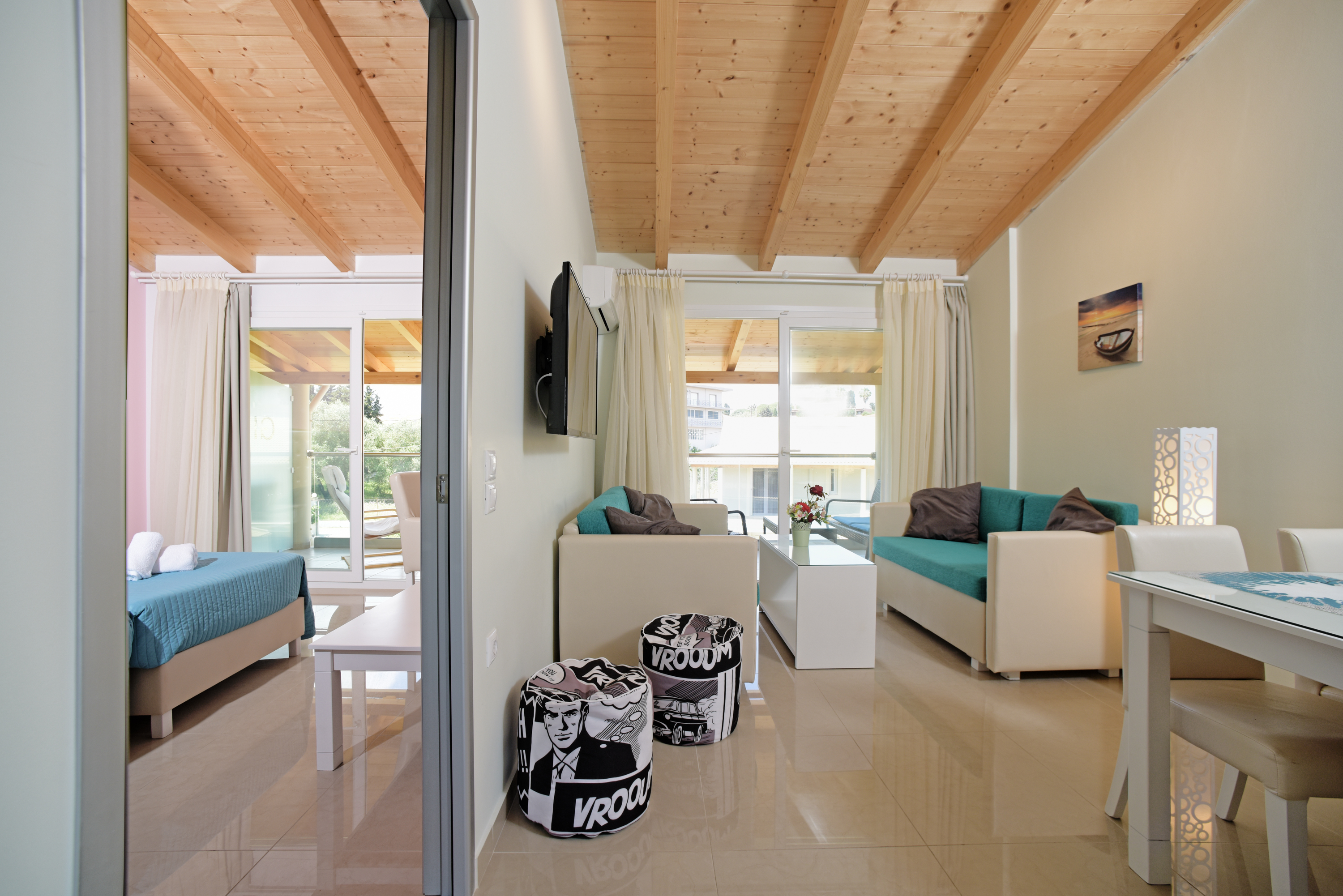 Palapart Gikas Studios & Suites