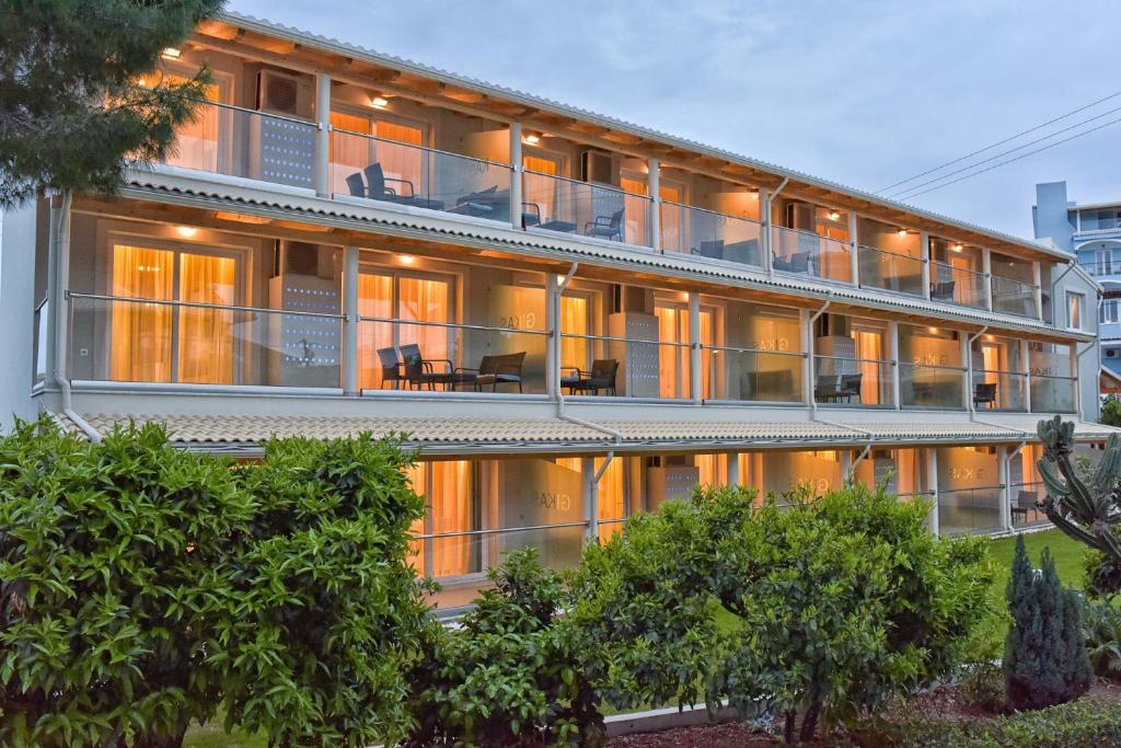 Palapart Gikas Studios & Suites