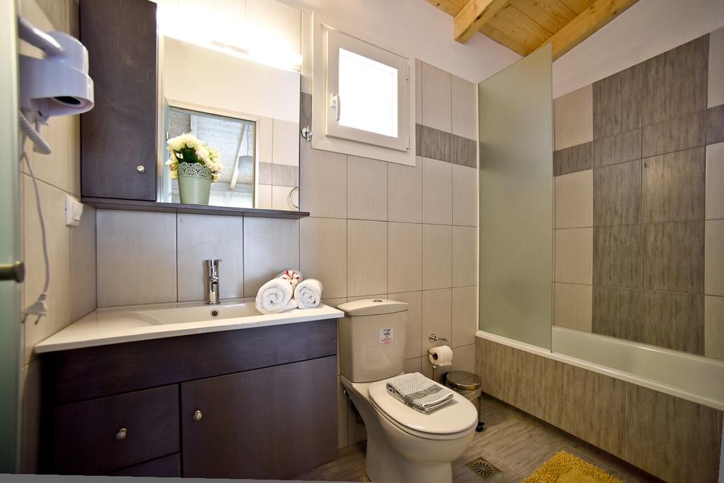 Palapart Gikas Studios & Suites