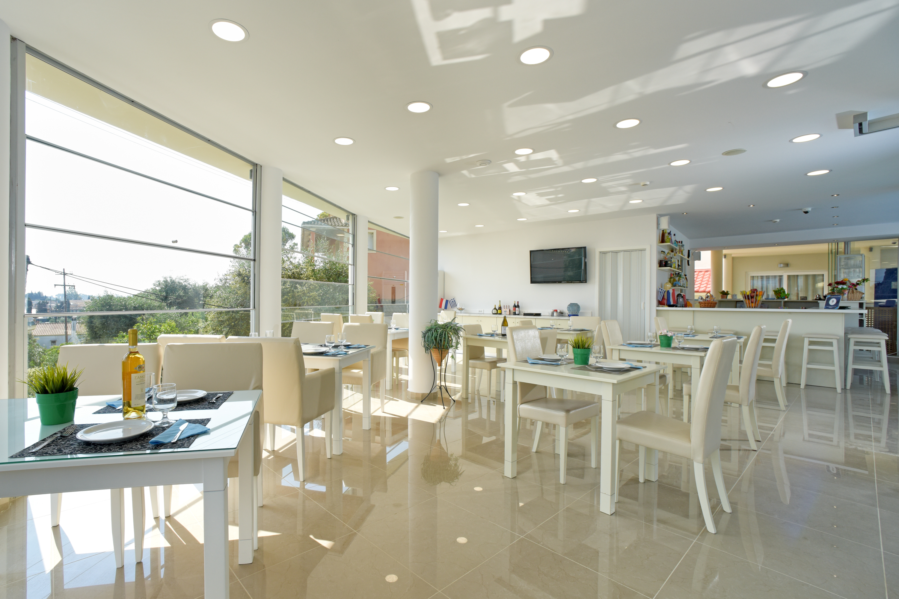 Palapart Gikas Studios & Suites