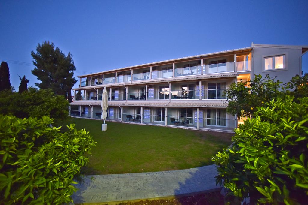 Palapart Gikas Studios & Suites