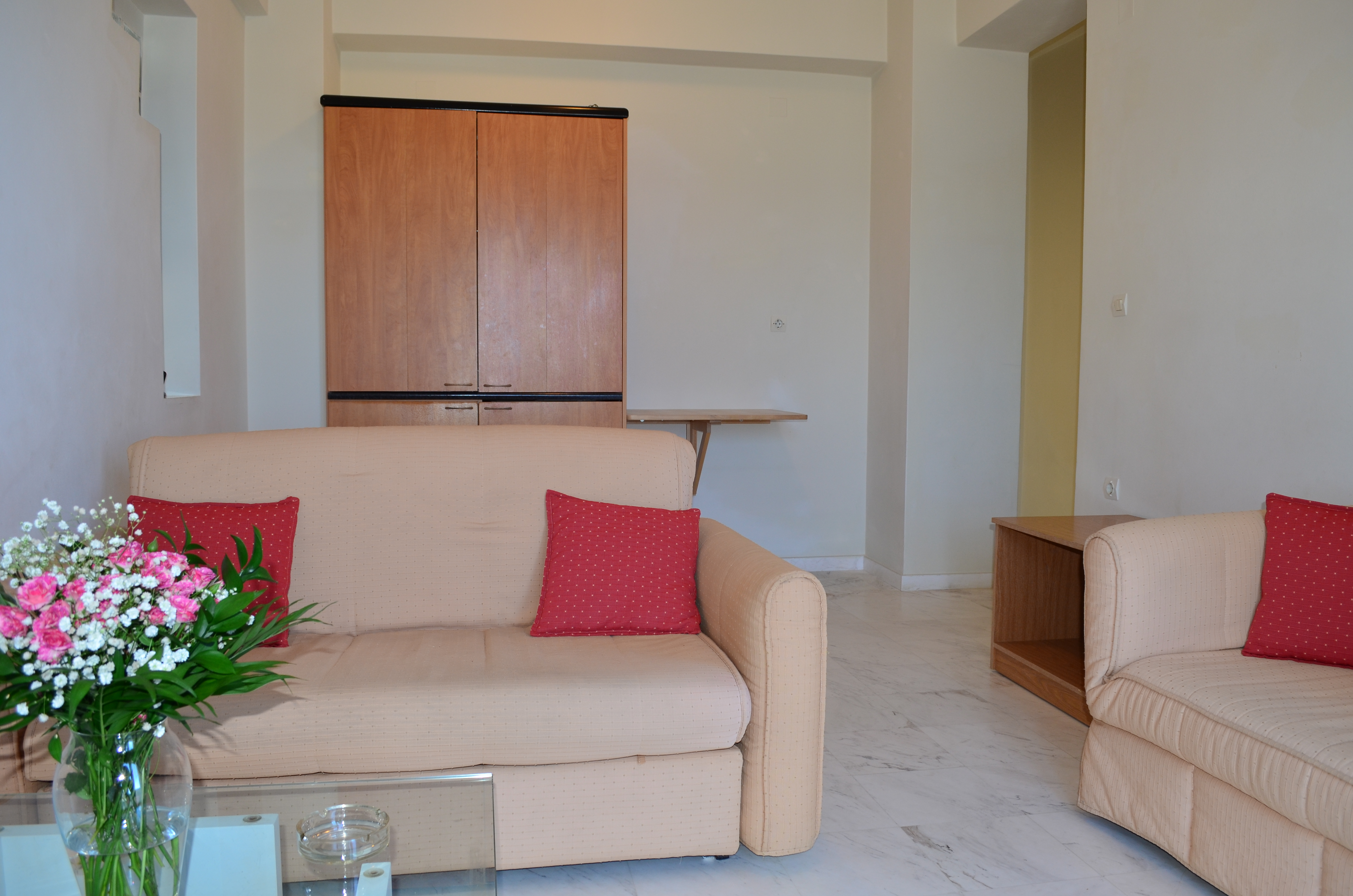 Sea Breeze Beis Apts