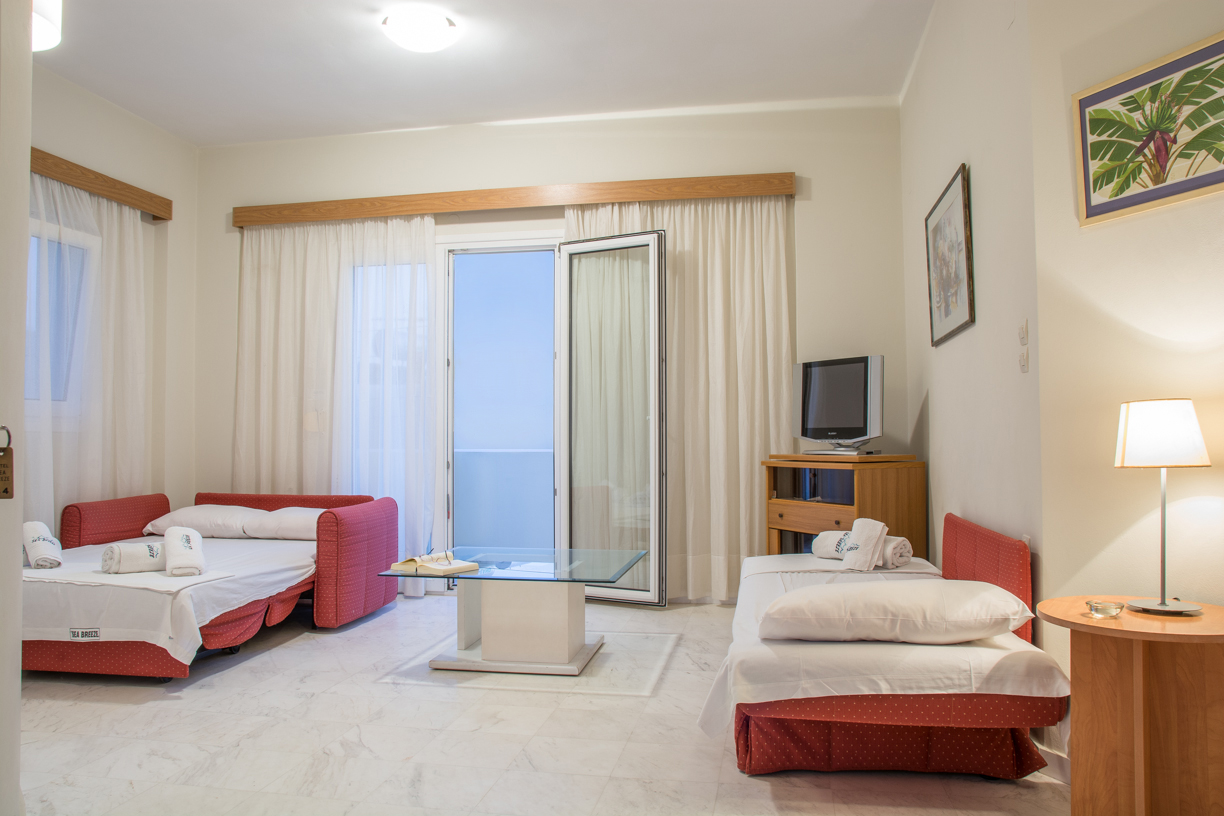 Sea Breeze Beis Apts