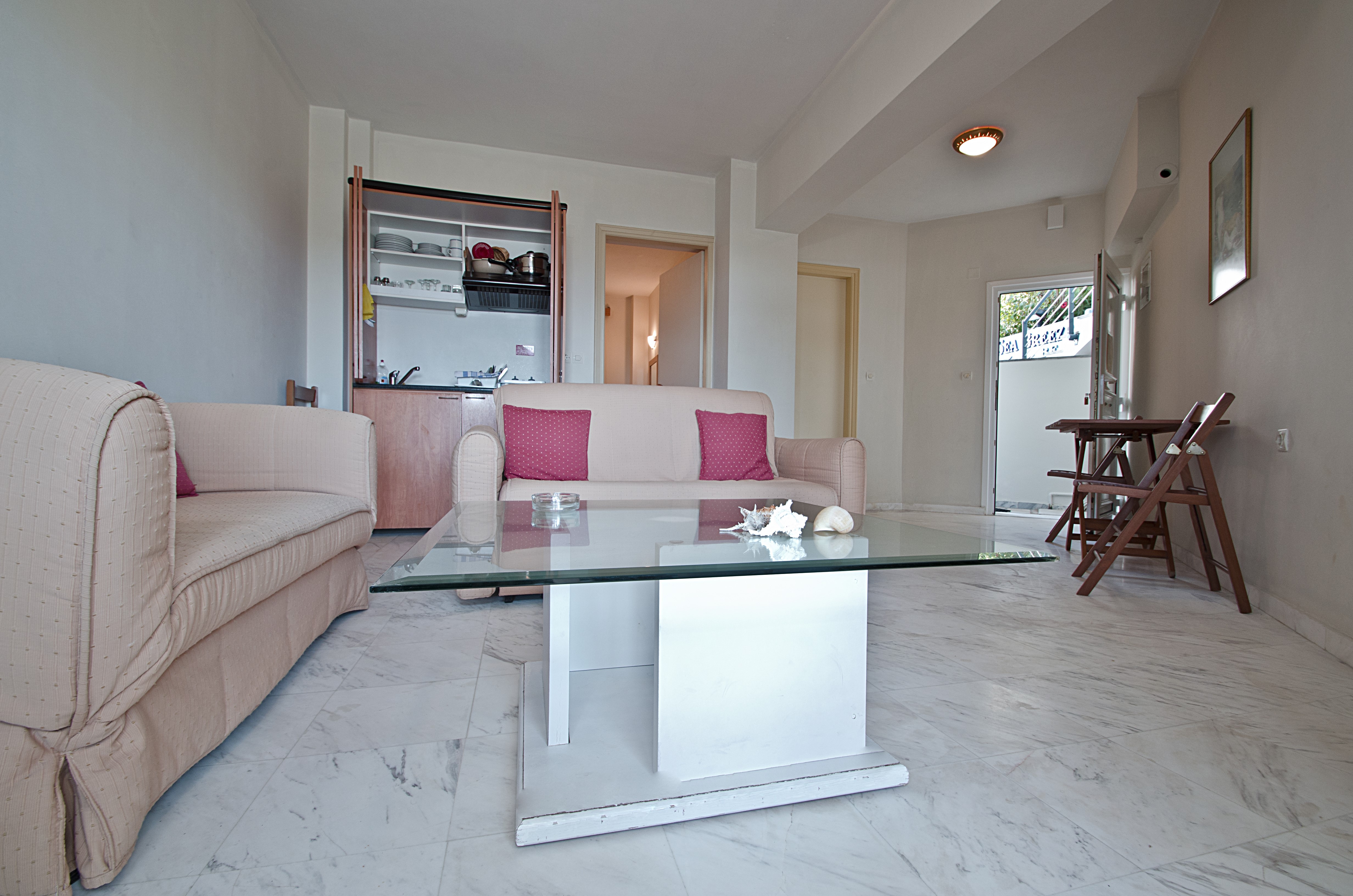 Sea Breeze Beis Apts