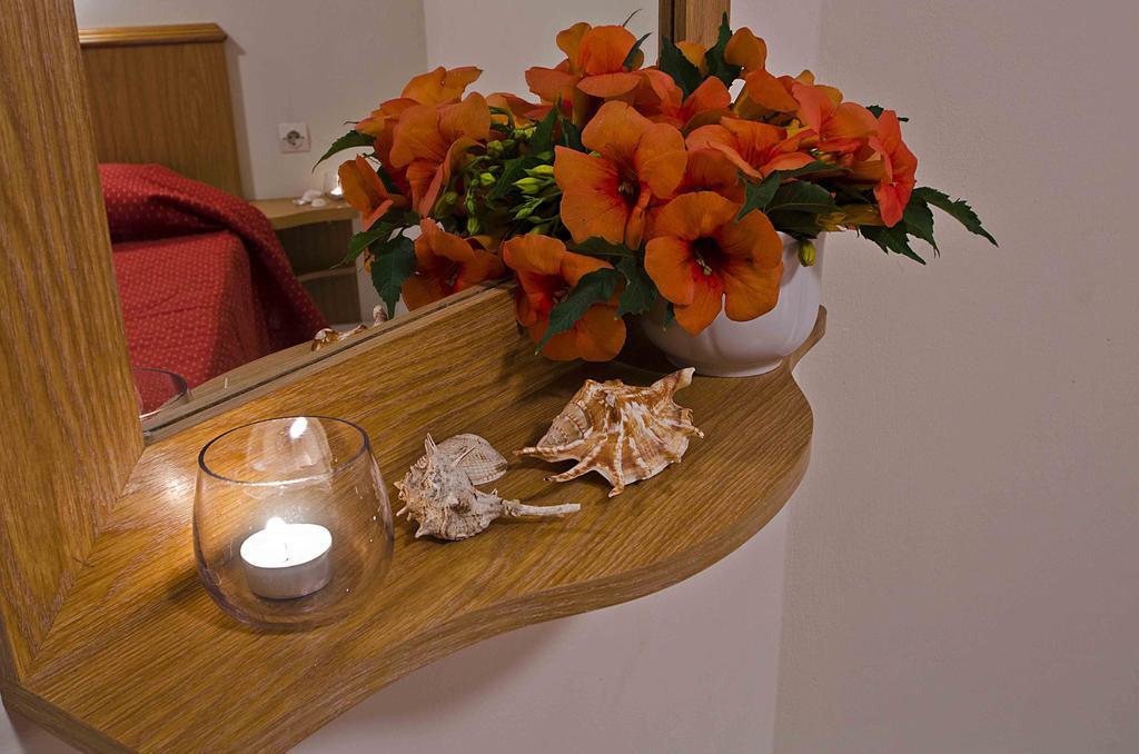 Sea Breeze Beis Apts