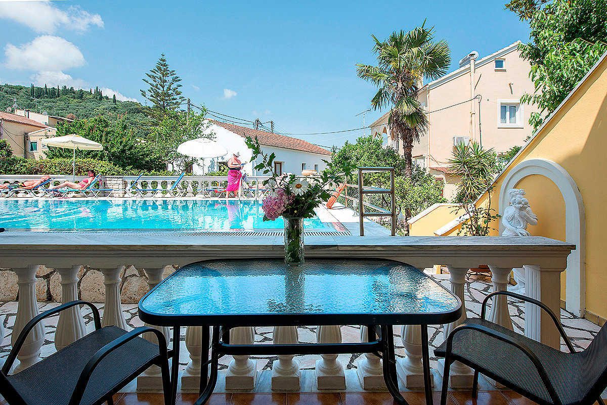 Andreas Pool Apartments