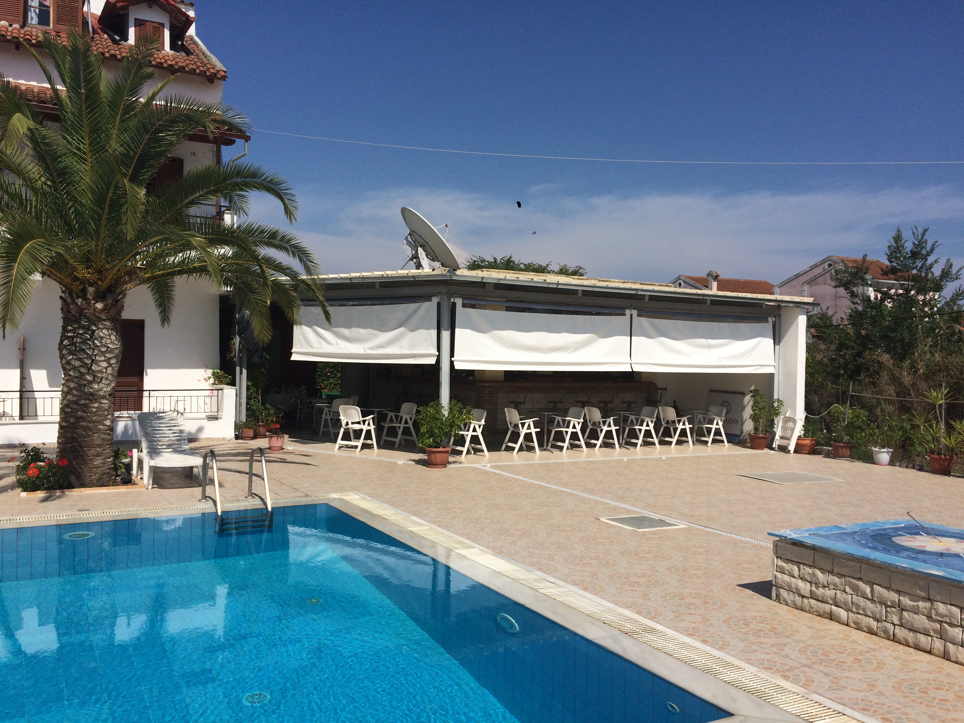 Captain's Studios & Apartments