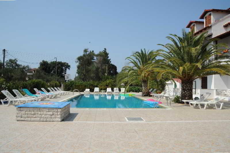 Captain's Studios & Apartments