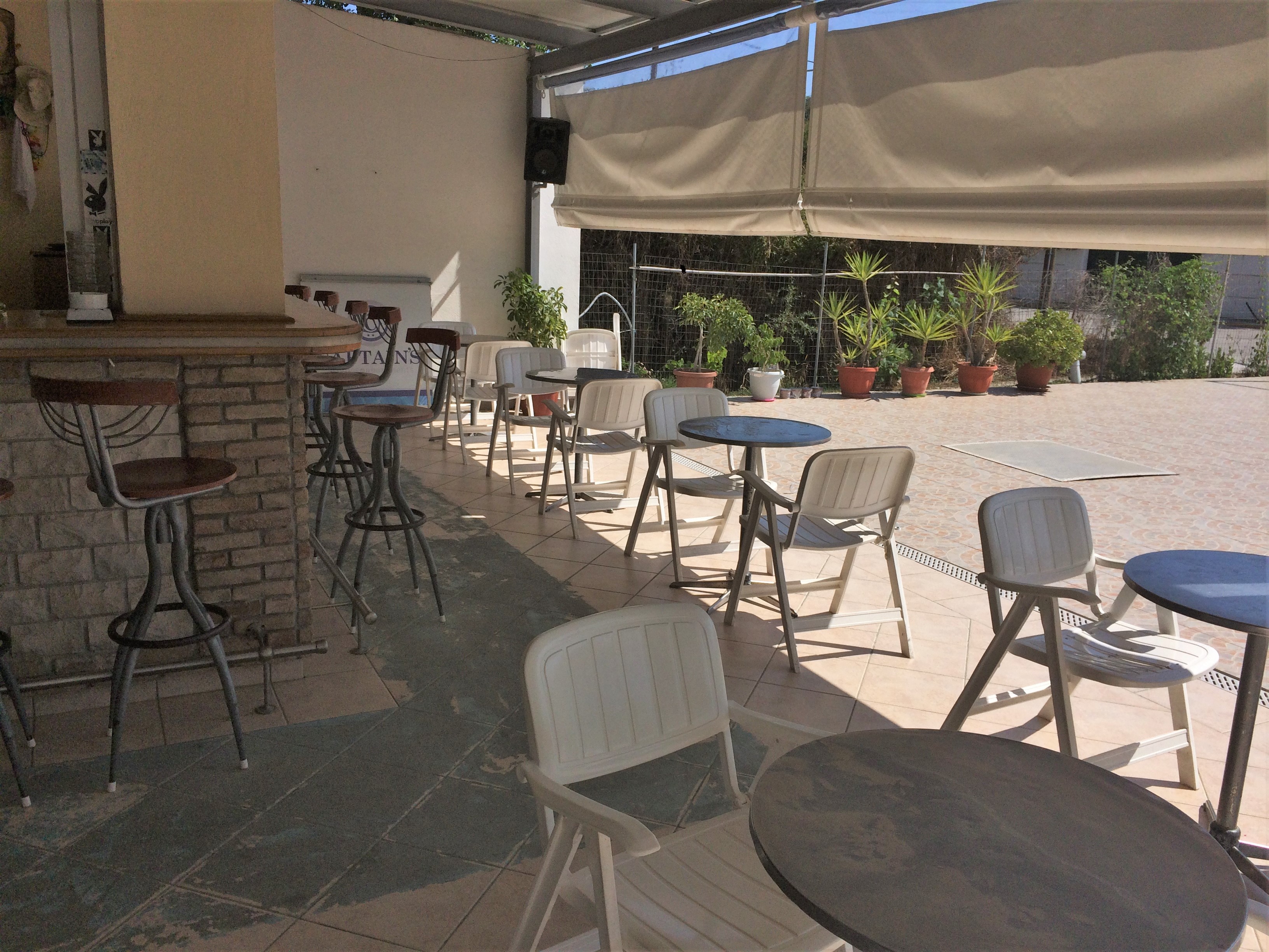 Captain's Studios & Apartments