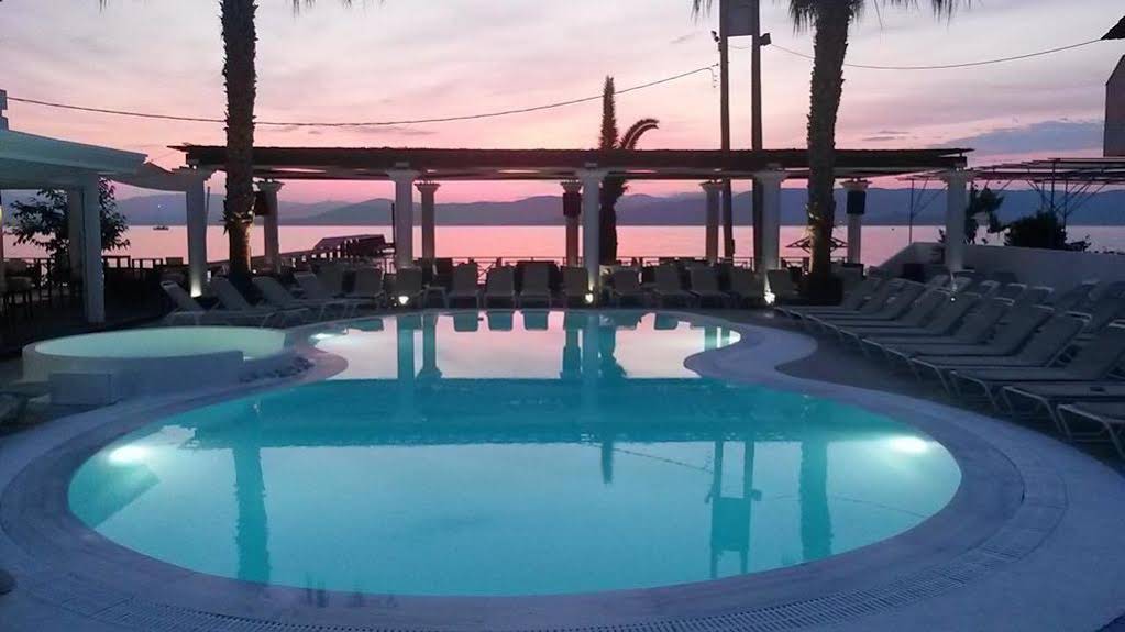 Quayside Village Hotel