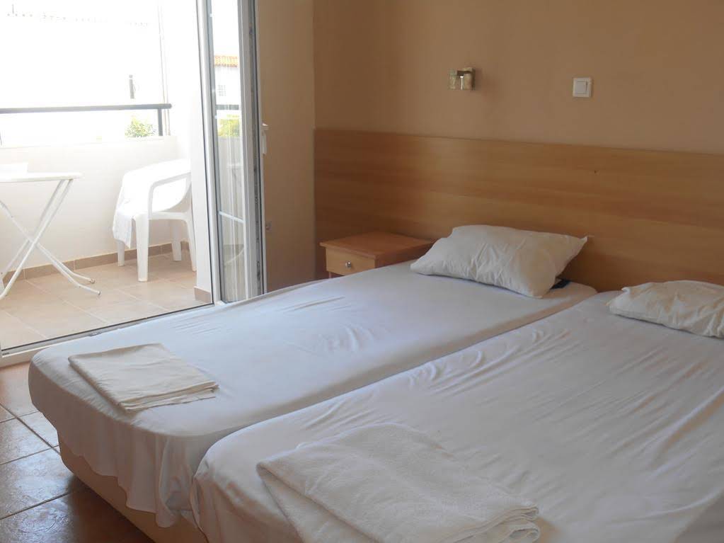 Quayside Village Hotel