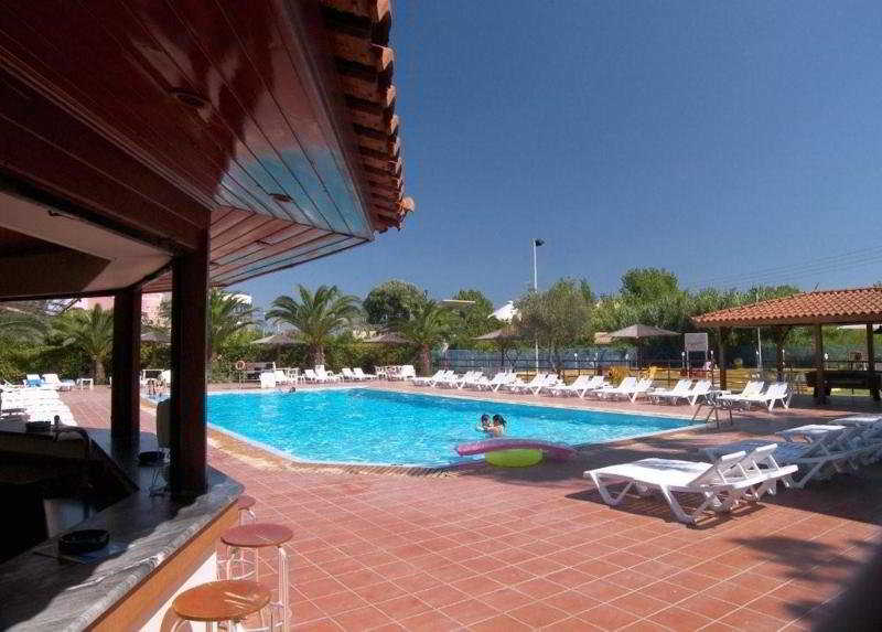 Cavomarina Beach Hotel