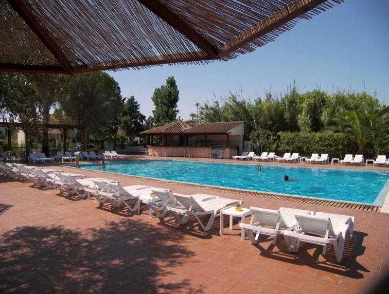 Cavomarina Beach Hotel