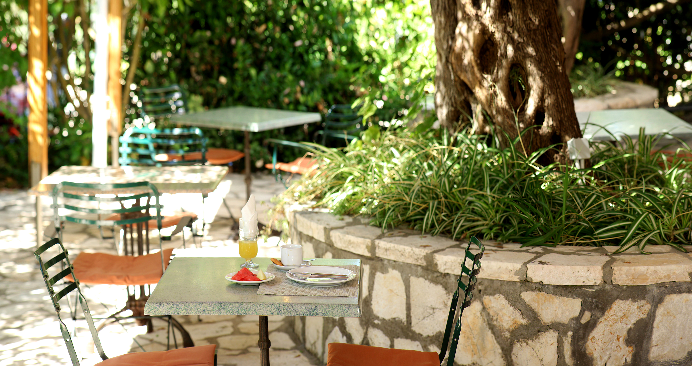 Nefeli Hotel
