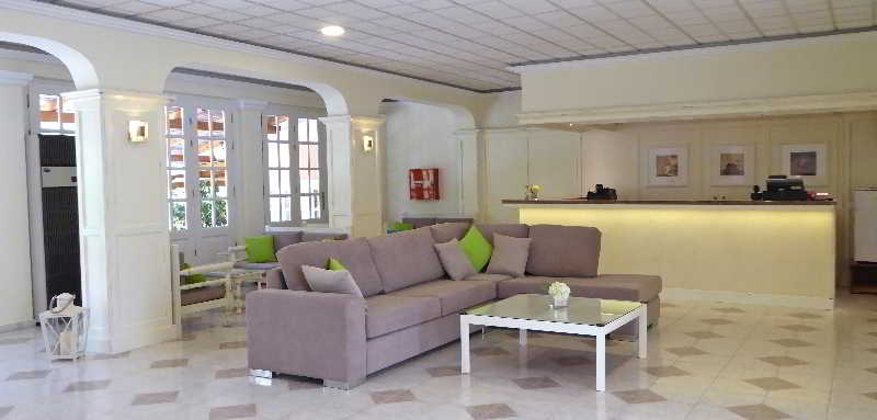 Nefeli Hotel