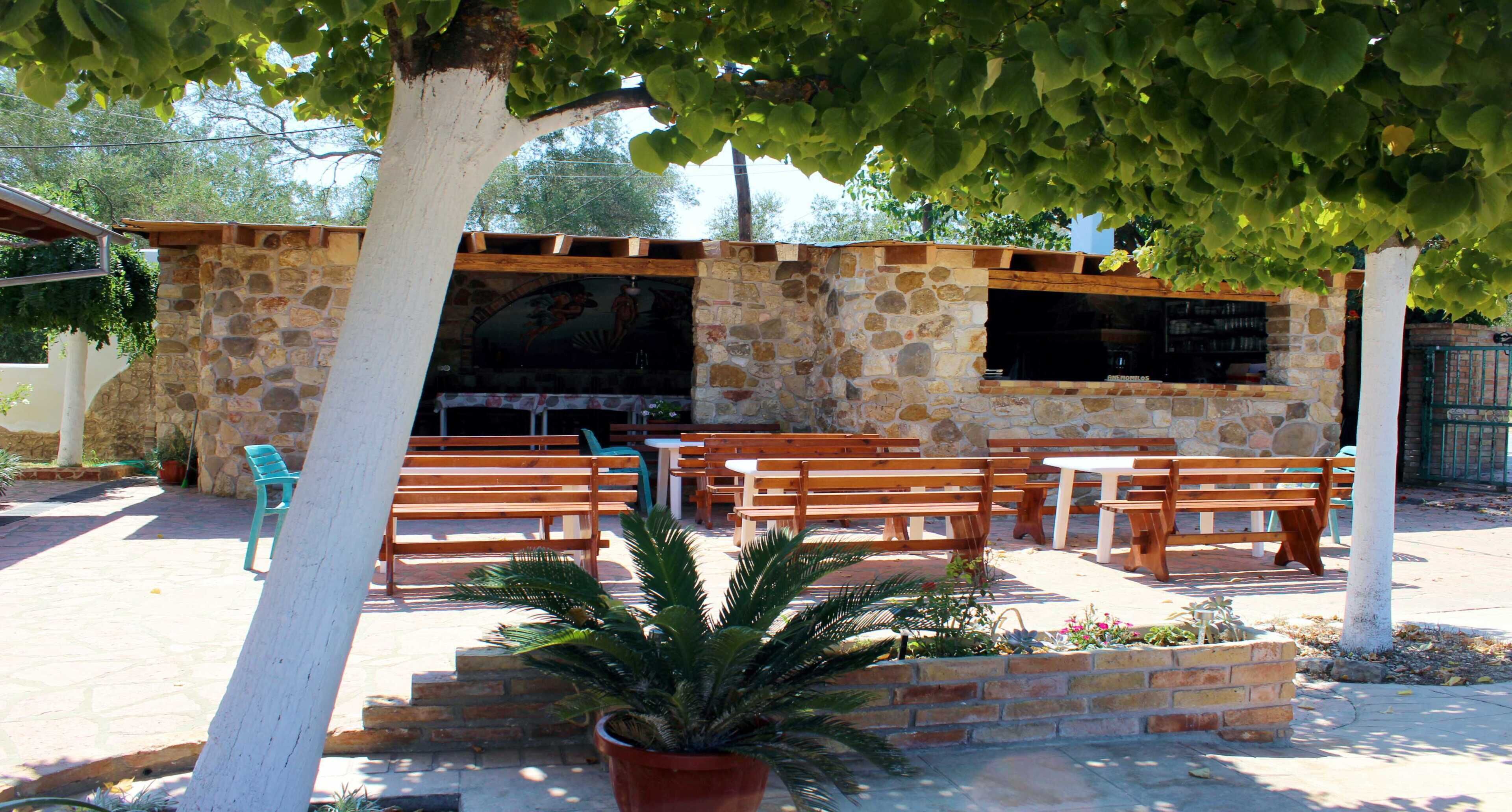 Anemomylos Lefkimmi Luxus Suites Hotel