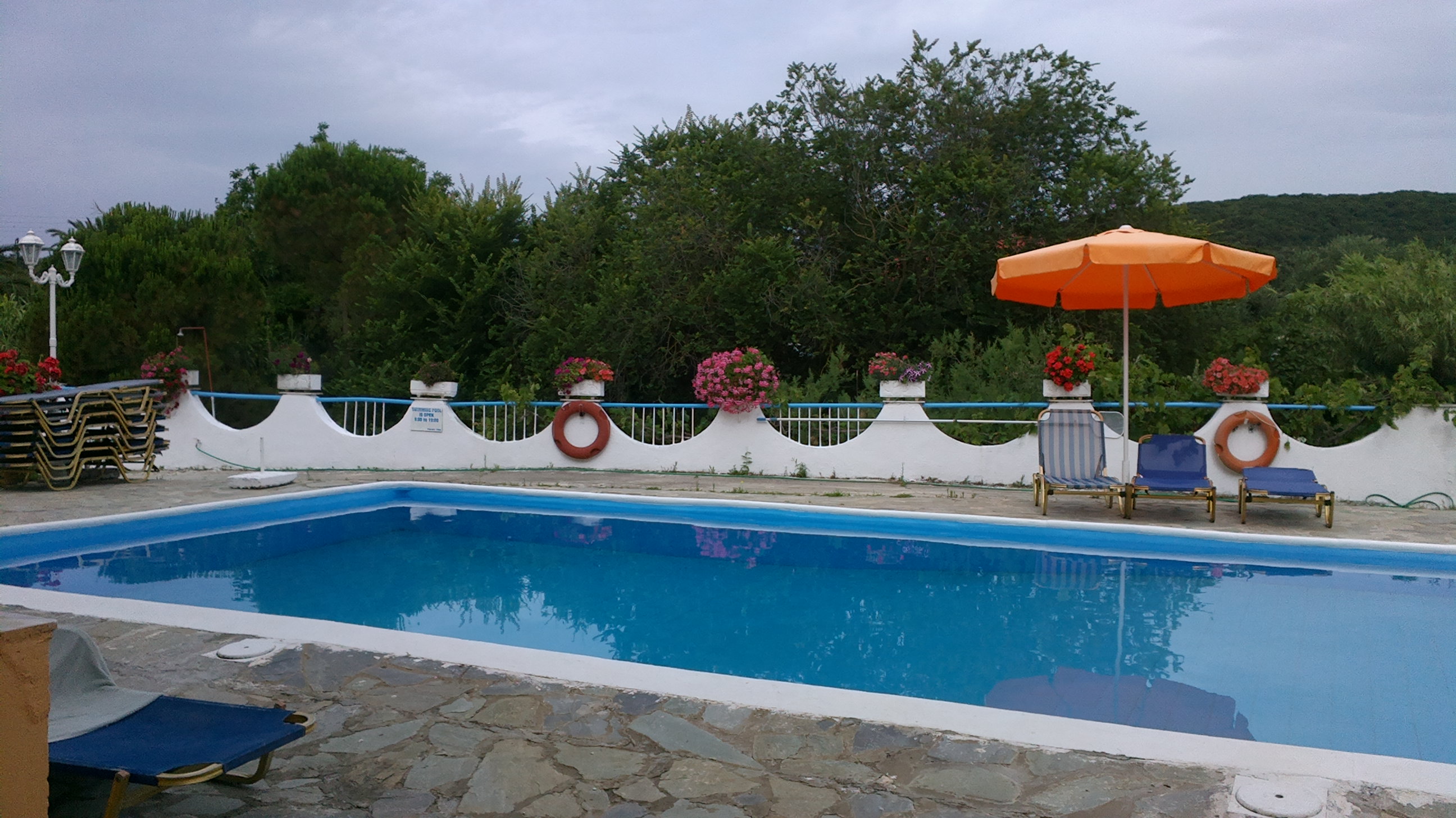 River Studios & Apartments