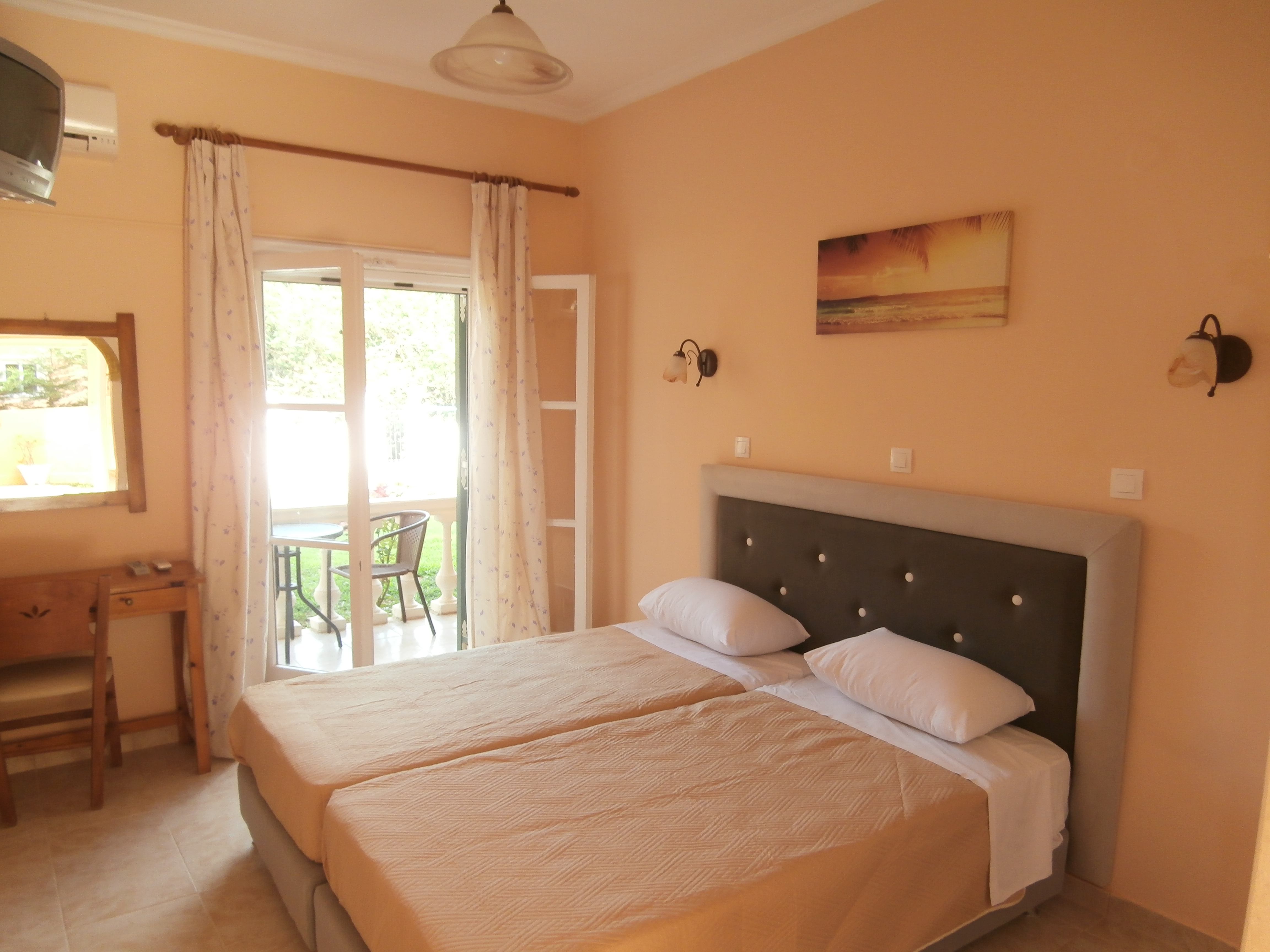River Studios & Apartments