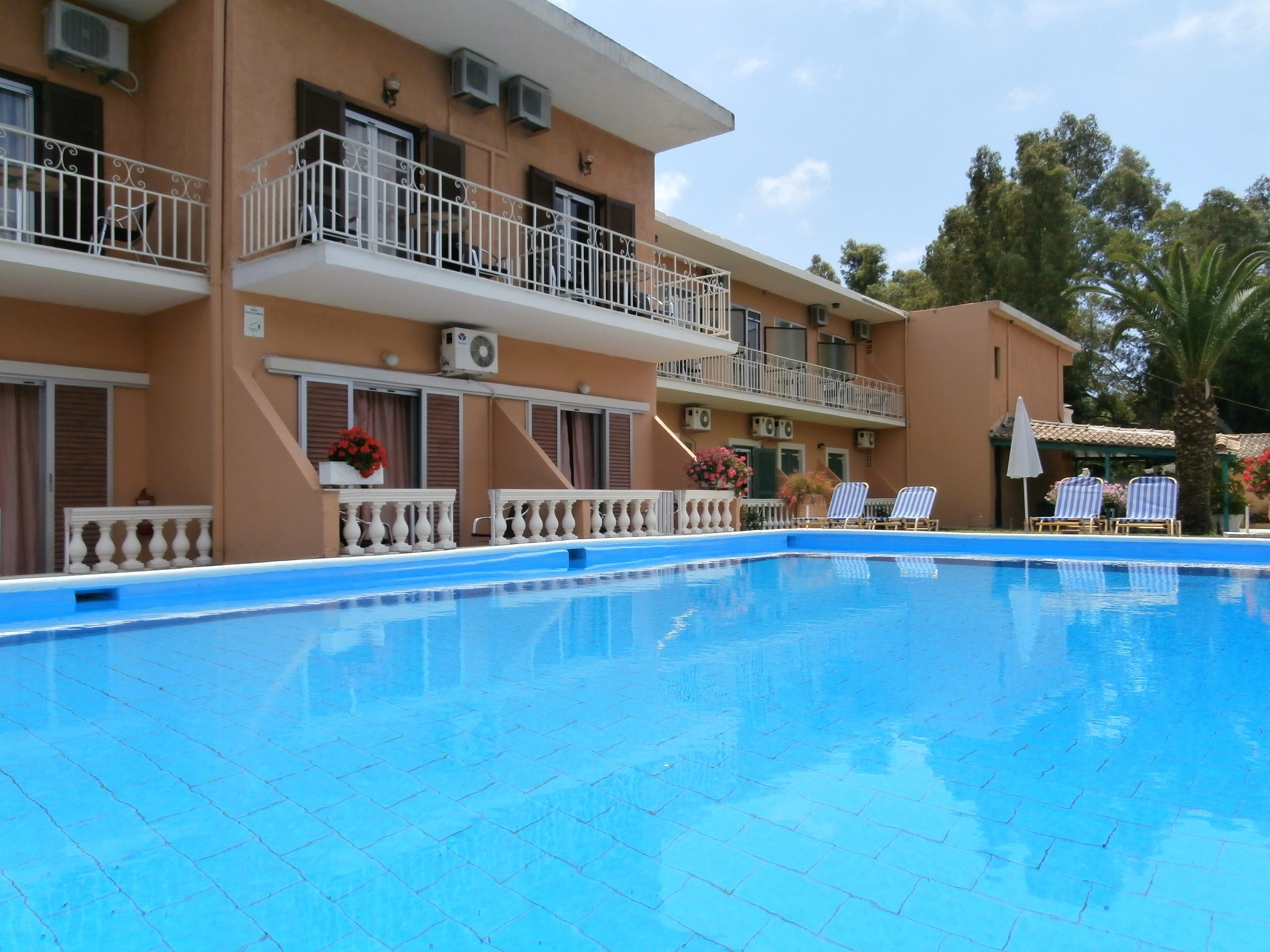 River Studios & Apartments