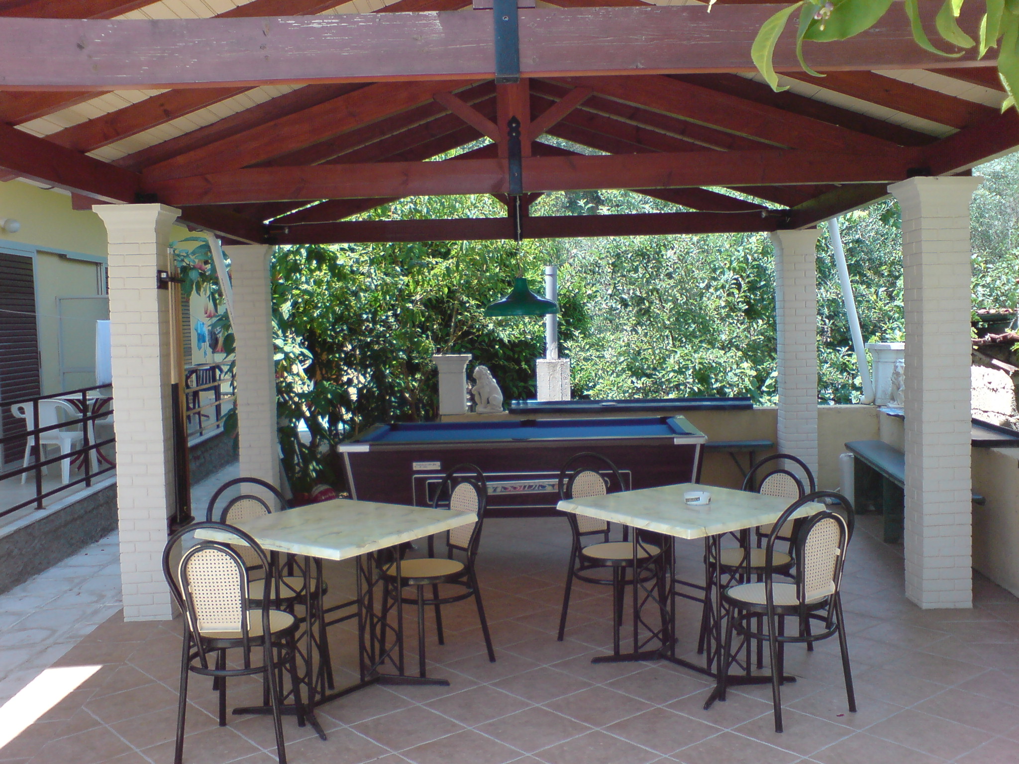 Makis Louvlis Apartments & Studios