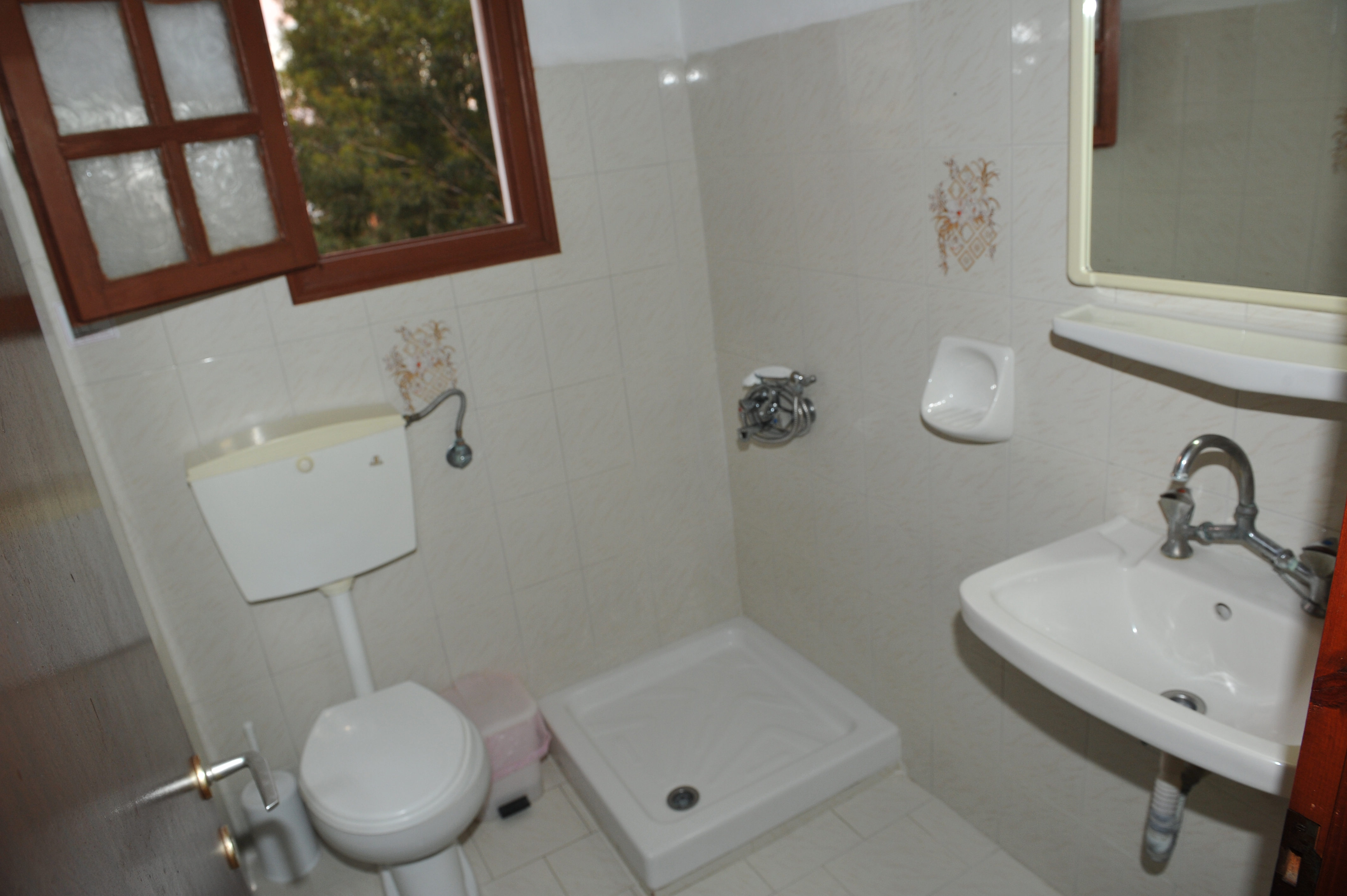 Makis Louvlis Apartments & Studios