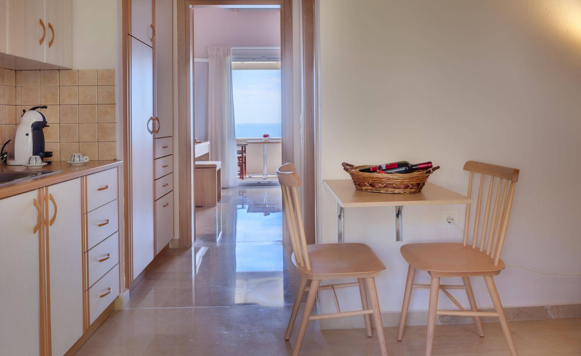 Krouzeri Beach Apartments
