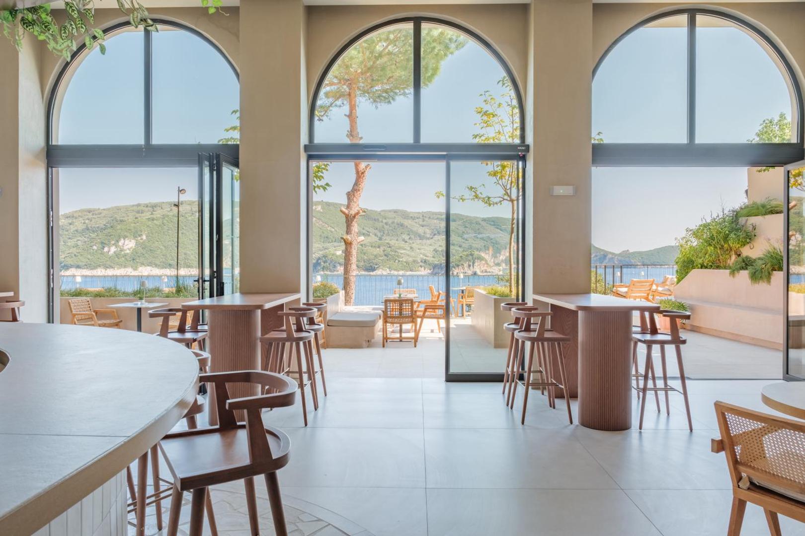 Akrotiri Beach Resort Hotel