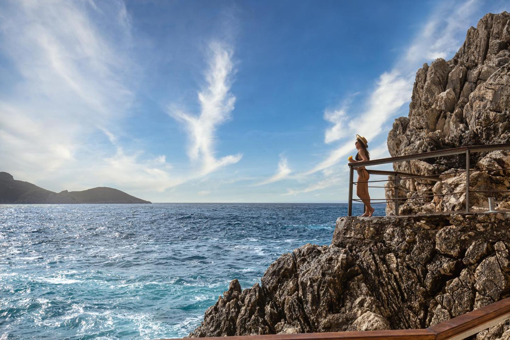 Akrotiri Beach Resort Hotel