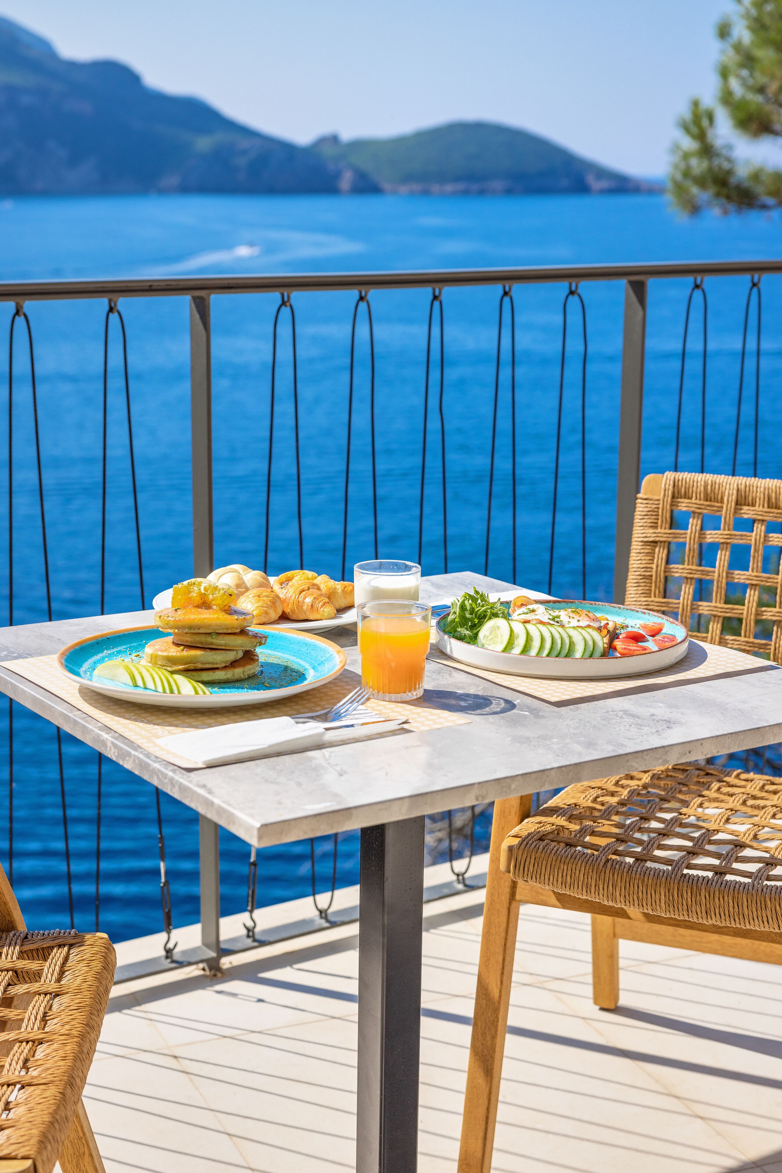 Akrotiri Beach Resort Hotel